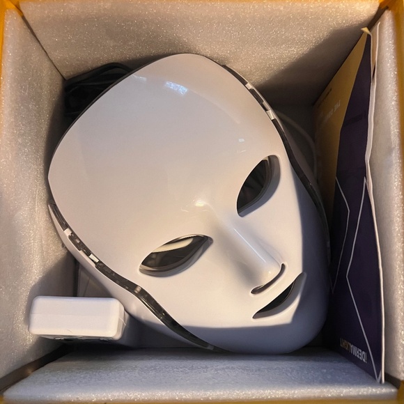 DermaLight LED Skin Face Mask - Picture 3 of 8